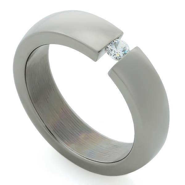Обручальное кольцо из титана с 1 бриллиантом, артикул R-Т407
