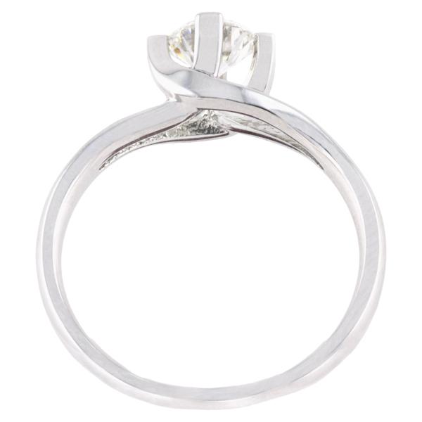 Помолвочное кольцо из белого золота с 1 бриллиантом 0,49 карат