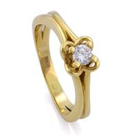 Помолвочное кольцо "Цветок верности" из желтого золота 585 пробы с 1 бриллиантом 0,2 карат
