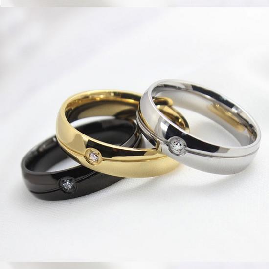 Обручальное кольцо дизайнерское из белого золота с бриллиантами
