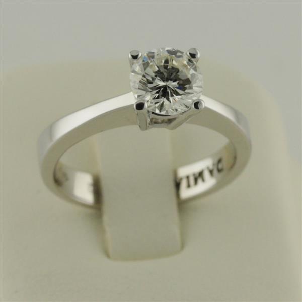 Помолвочное кольцо из белого золота с бриллиантом 1,19 карат