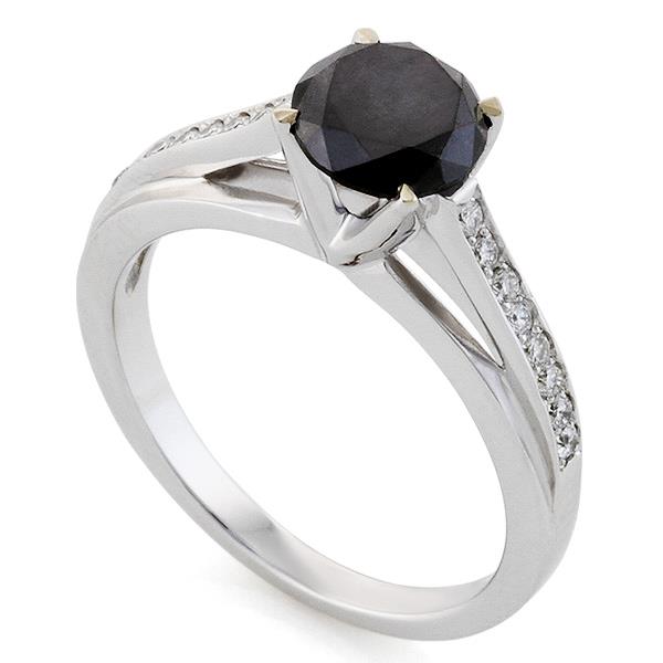 Купить Помолвочное кольцо с черным бриллиантом 1,25 ct белые бриллианты 0,13 ct 4/5 белое золото // Ювелирный интернет-магазин Rings.Ru