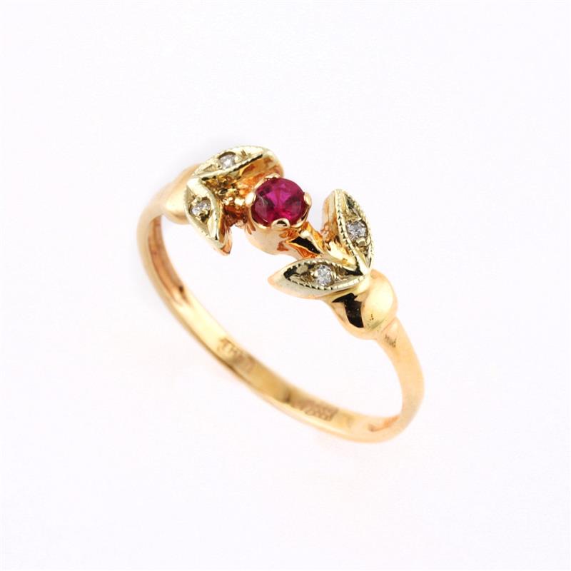 Кольцо с рубином и бриллиантами, артикул R-4371