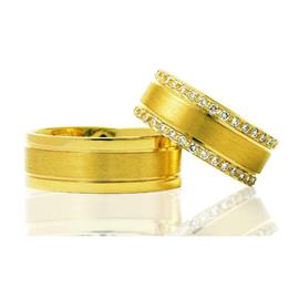 Обручальные кольца парные из желтого золота с бриллиантами. Серия  "Twin set", артикул R-ТС 3267