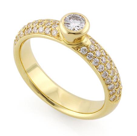 Обручальное кольцо с 55 бриллиантами 0,74 ct (центр 1 бриллиант 0,20 ct 4/5, 54 бриллианта боковые 0,54 ct 4/5) желтое золото, артикул R-3614-1