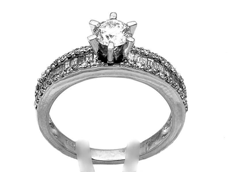Помолвочное кольцо с бриллиантами 0,77 ct (центр 0,55 ct 3/8, боковые 0,22 ct 3/5) белое золото, артикул R-17-151-k