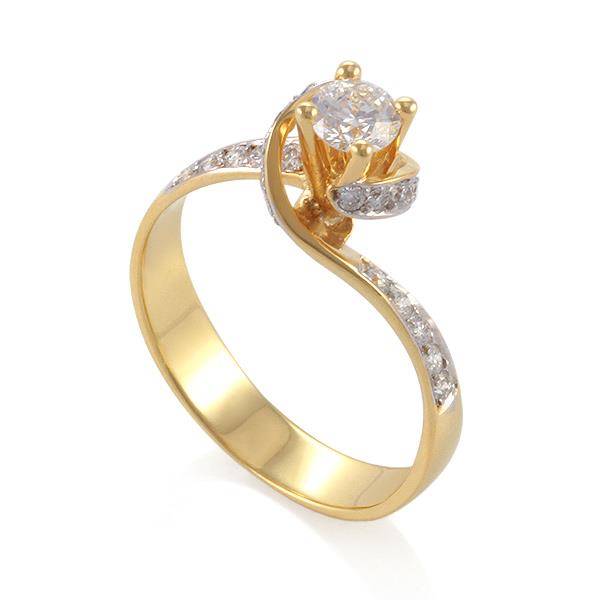 Помолвочное кольцо с 23 бриллиантами 0,61 ct (центр 1 бриллиант 0,32 ct 5/6, боковые 22 бриллианта 0,29 ct 4/5) желтое золото