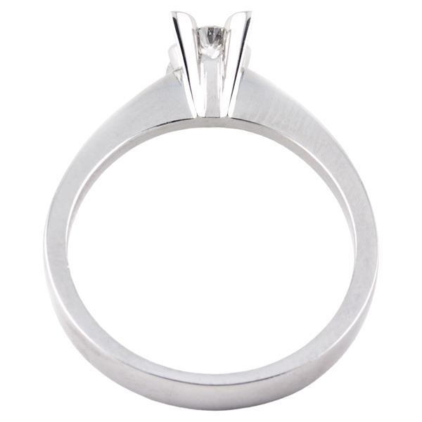 Помолвочное кольцо из белого золота 750 пробы с 1 бриллиантом 0,14 карат