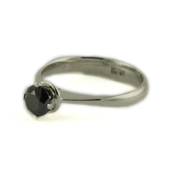 Помолвочное кольцо из белого золота с бриллиантом 0,90 карат