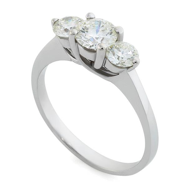 Помолвочное кольцо с 1 бриллиантом 0,65 ct 6/5 и 2 бриллианта 0,62 ct 6/5 белое золото 750°